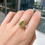 Anello con diamante giallo brunastro taglio a pera da 3,23 ct